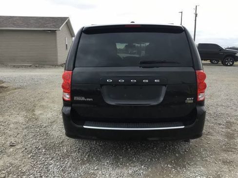 Used 2018 Dodge Grand Caravan SXT image 4