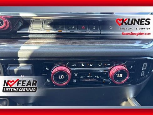 Used 2024 Chevrolet Silverado 1500 LT Trail Boss w/ Convenience Package II AWD/4WD image 31