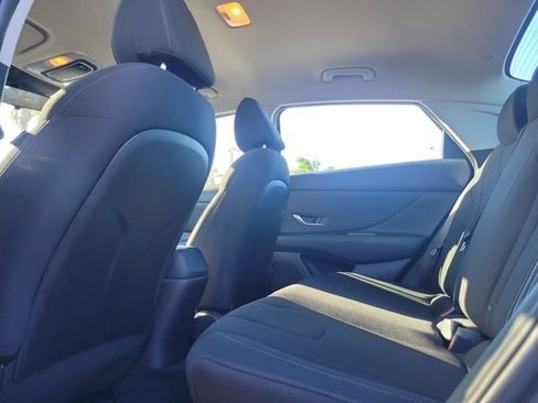 Used 2022 Hyundai Elantra SEL w/ Convenience Package FWD image 14
