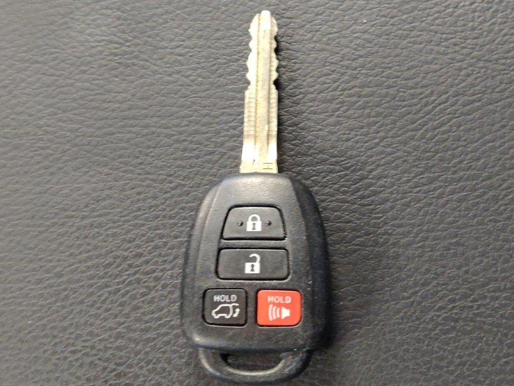 Used 2019 Toyota Highlander Plus AWD/4WD image 32