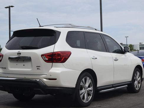 Used 2018 Nissan Pathfinder SL w/ SL Premium Package AWD/4WD image 3
