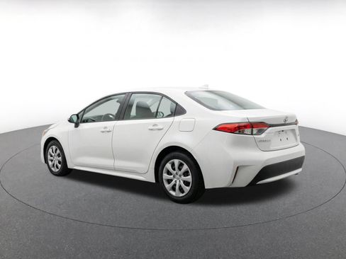Used 2025 Toyota Corolla LE FWD image 7
