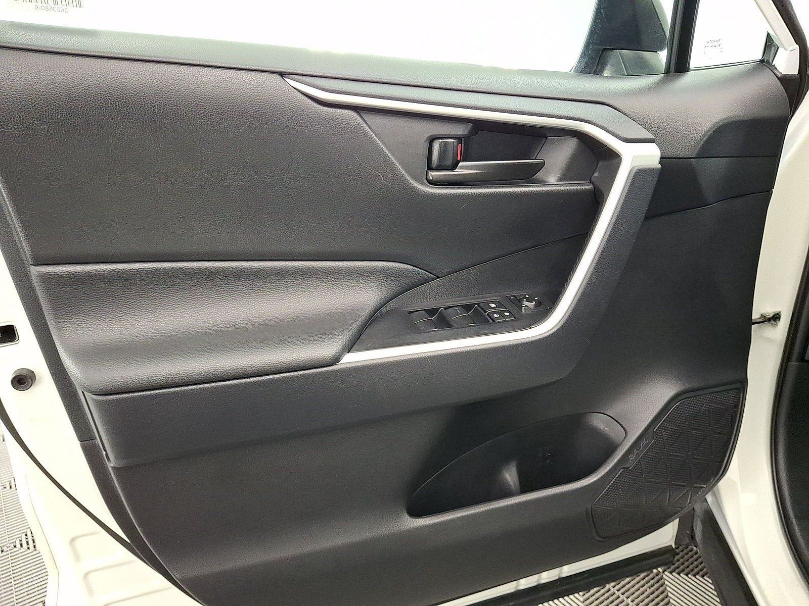 Certified 2025 Toyota RAV4 LE AWD/4WD image 2