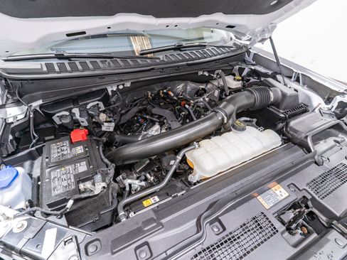 Used 2025 Ford Expedition Active AWD/4WD image 33