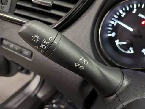 Used 2019 Nissan Rogue S image 18