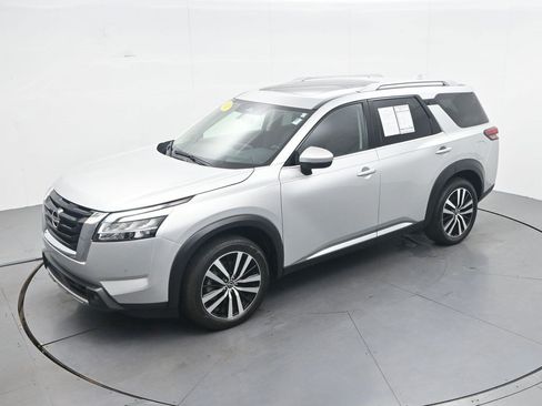 Used 2023 Nissan Pathfinder Platinum AWD/4WD image 26