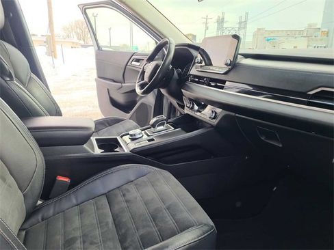 Used 2022 Mitsubishi Outlander SE image 18