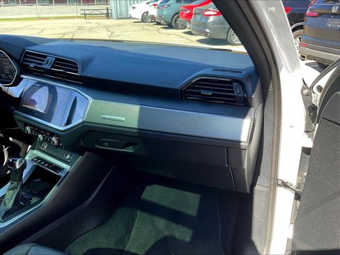 Used 2024 Audi Q3 2.0T Premium image 13