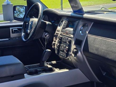 Certified 2017 Ford Expedition XLT AWD/4WD image 9