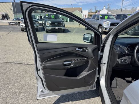 Used 2018 Ford Escape SEL image 18