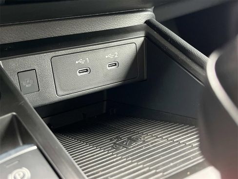 New 2025 Nissan Kicks SR image 26