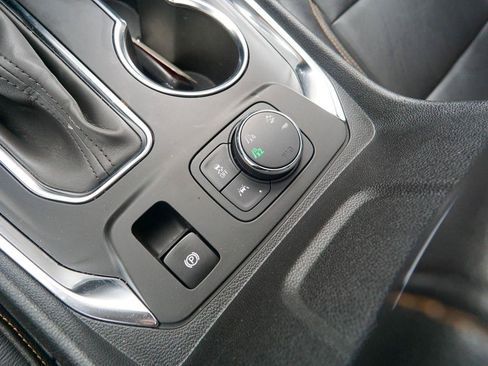 Used 2021 Chevrolet Traverse RS AWD/4WD image 30
