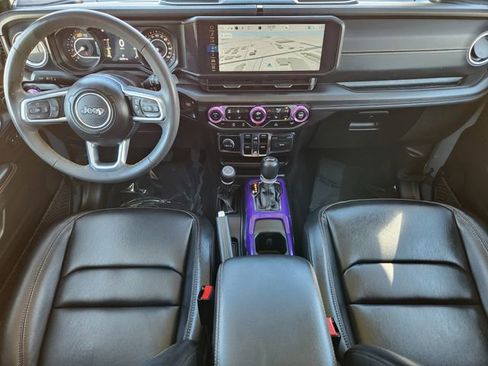 Used 2024 Jeep Wrangler Unlimited Sahara w/ Technology Group AWD/4WD image 27