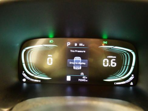 Used 2024 Kia Soul LX w/ Option Group 015 FWD image 18