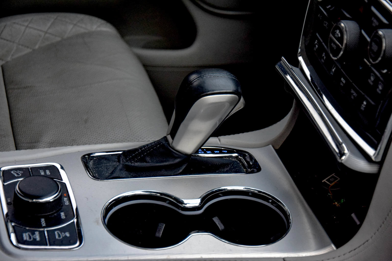 Used 2020 Jeep Grand Cherokee Summit AWD/4WD image 8