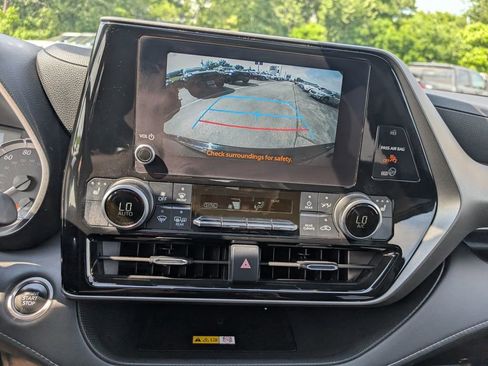 Certified 2024 Toyota Highlander XLE AWD/4WD image 27