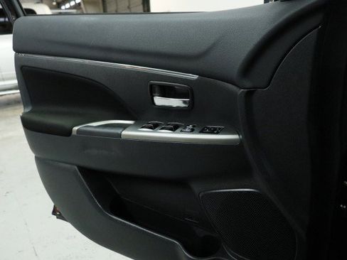 Used 2020 Mitsubishi Outlander Sport SE FWD image 19