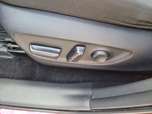 Used 2025 Toyota RAV4 XLE w/ Convenience Package FWD image 22