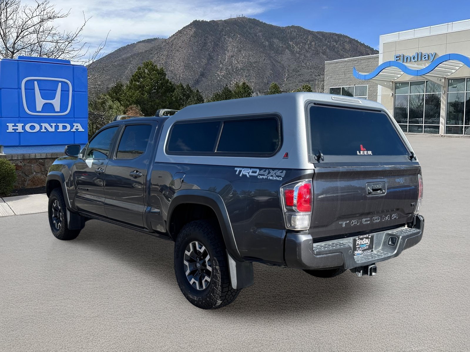 Used 2021 Toyota Tacoma TRD Off-Road w/ Technology Package AWD/4WD image 4