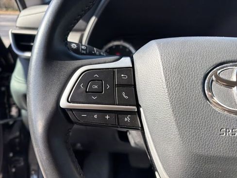 Used 2024 Toyota Highlander LE image 26