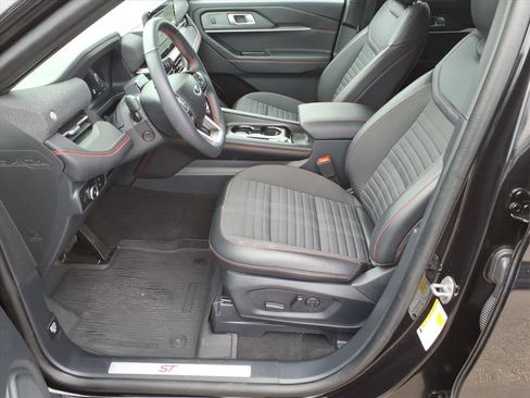 Certified 2025 Ford Explorer ST-Line w/ Premium Package AWD/4WD image 5