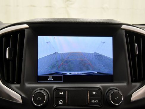 Used 2024 GMC Terrain SLT image 24