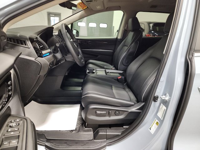 Certified 2025 Honda Odyssey Touring image 11