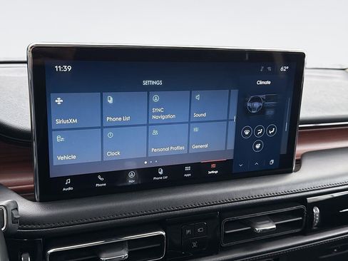 Used 2023 Lincoln Nautilus Reserve AWD/4WD image 17