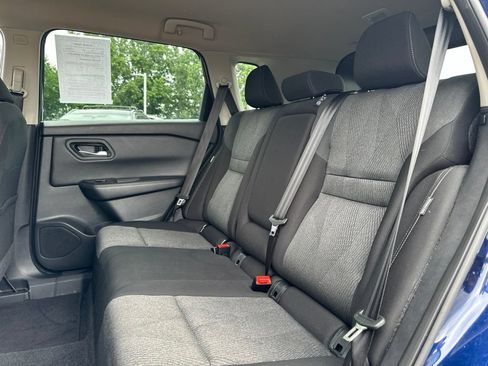 Used 2025 Nissan Rogue SV AWD/4WD image 33