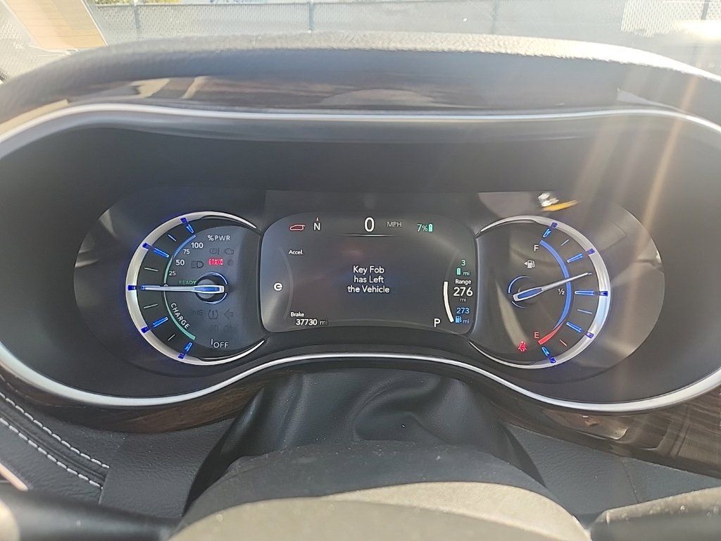 Used 2023 Chrysler Pacifica Limited FWD image 20
