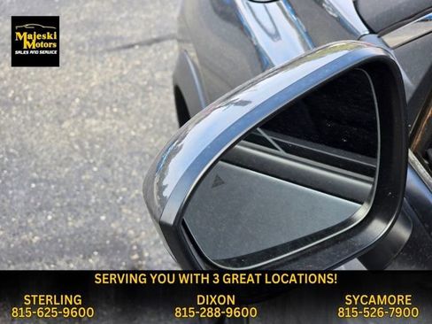 Used 2024 Nissan Rogue SV image 18