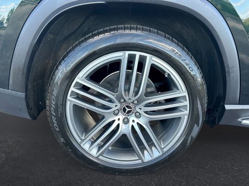 Used 2024 Mercedes-Benz GLS 450 4MATIC image 31