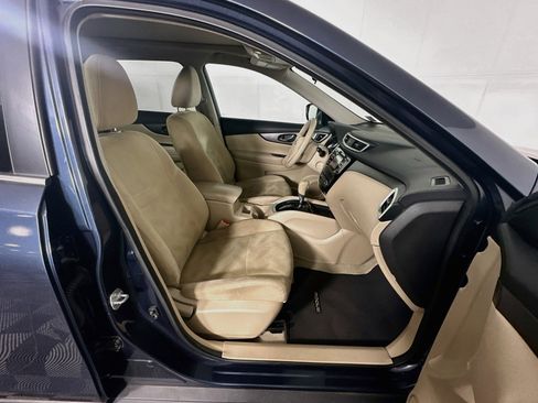 Used 2015 Nissan Rogue SV w/ SV Moonroof Package FWD image 29