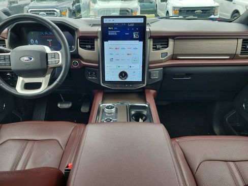Certified 2022 Ford Expedition Limited AWD/4WD image 11