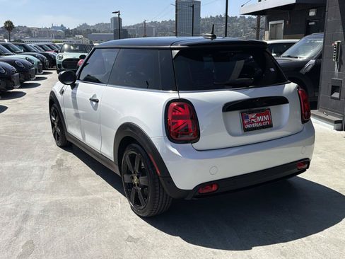 Used 2024 MINI Cooper SE FWD image 3