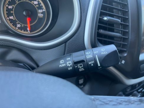 Used 2018 Jeep Cherokee Latitude Plus image 11