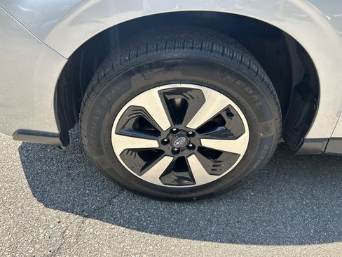 Used 2018 Subaru Forester 2.5i w/ Alloy Wheel Package AWD/4WD image 8