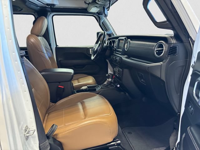Used 2021 Jeep Wrangler Unlimited Sahara w/ Cold Weather Group AWD/4WD image 16