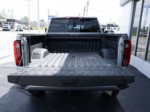 Used 2025 GMC Sierra 2500 Denali Ultimate AWD/4WD image 5