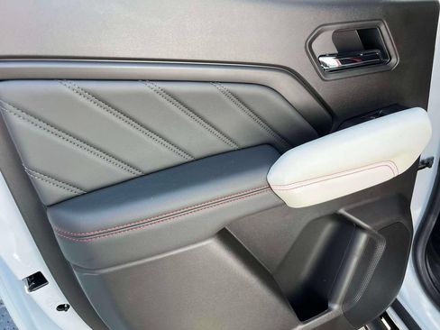 New 2026 GMC Canyon AT4X w/ AT4X AEV Edition AWD/4WD image 16