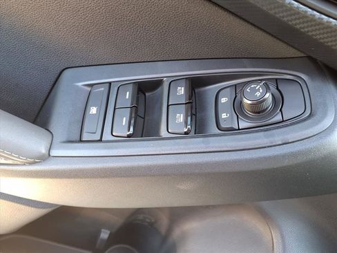 Used 2025 Subaru Crosstrek 2.0i Premium image 16