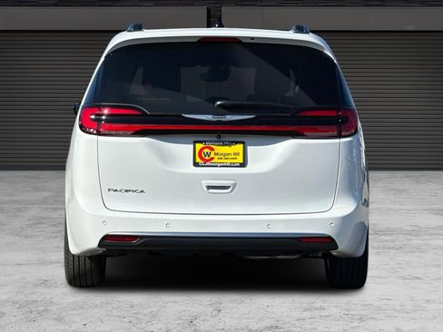 New 2026 Chrysler Pacifica Pinnacle image 5