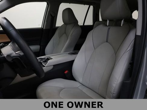Used 2024 Toyota Grand Highlander Platinum image 8
