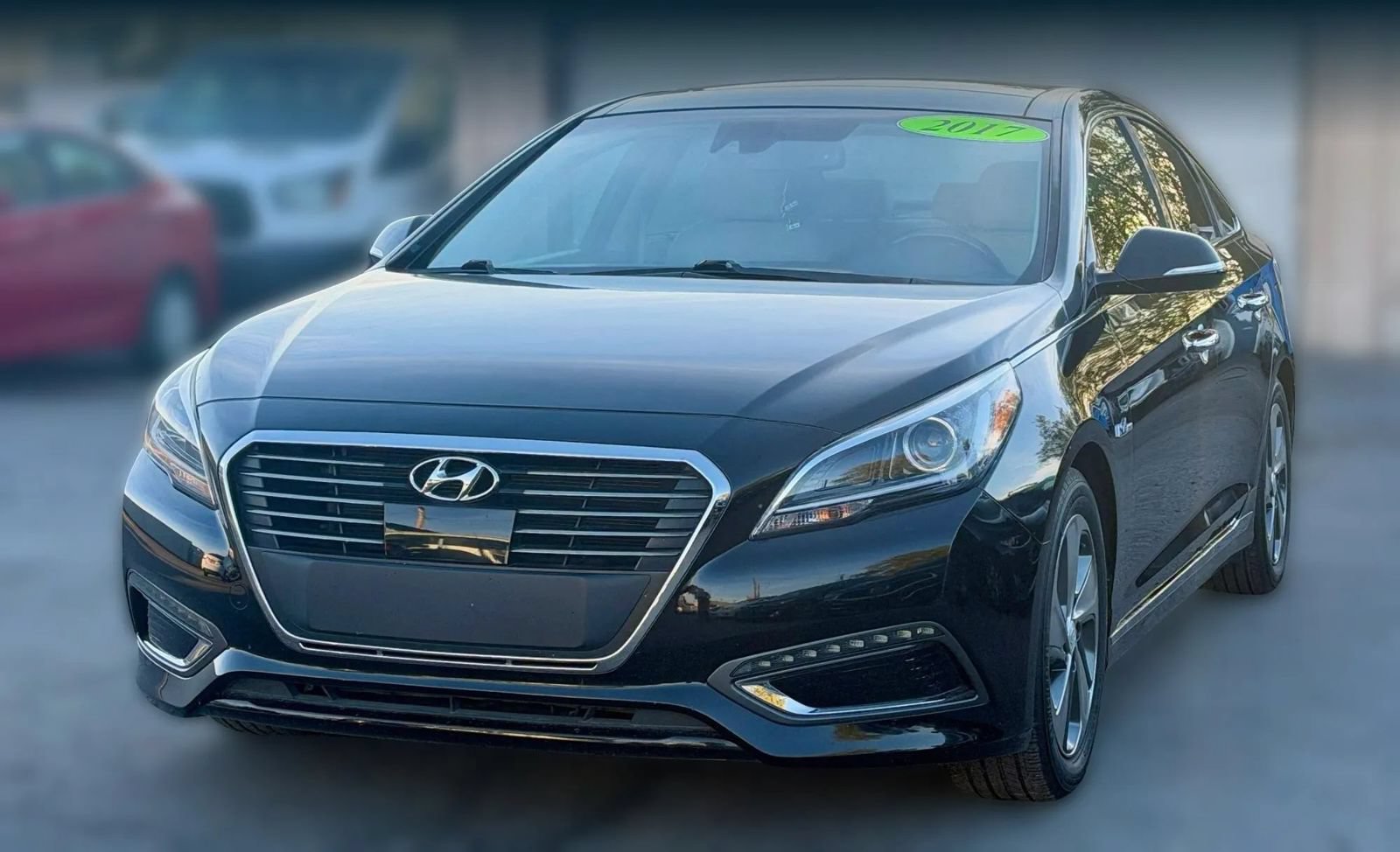 Used 2017 Hyundai Sonata Limited w/ Ultimate Package 02 FWD image 3