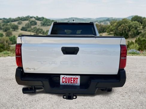 Used 2025 Toyota Tacoma SR AWD/4WD image 9