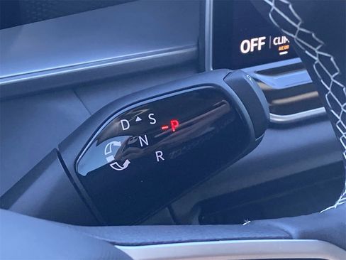 New 2026 Volkswagen Tiguan SE image 25