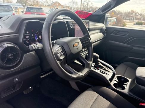 Used 2025 Chevrolet Colorado W/T w/ Advanced Trailering Package image 14