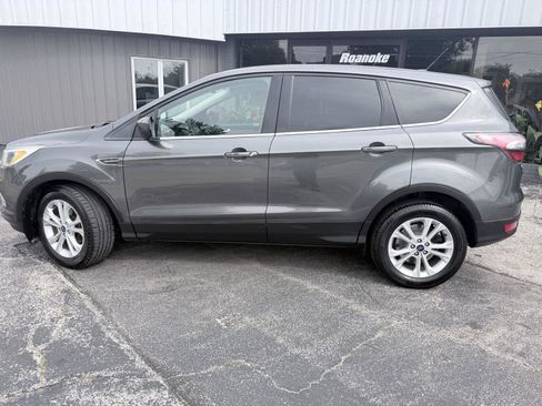 Used 2017 Ford Escape SE FWD image 30