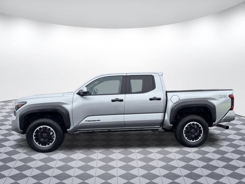 Used 2024 Toyota Tacoma TRD Off-Road AWD/4WD image 4