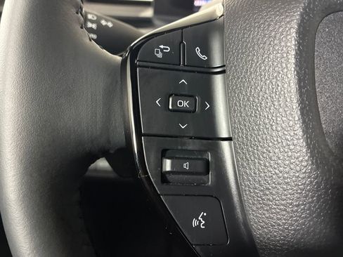 Used 2026 Subaru Solterra Limited image 11